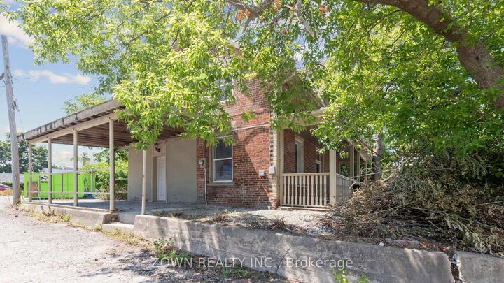 Property Photo: 227 McDonnel Street ON K9H 2W1