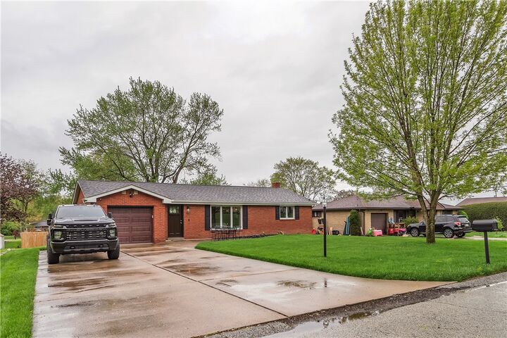 Property Photo: 2412 Cathedral Dr PA 15146