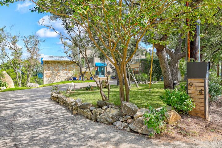 Property Photo:  914 Calithea Road  TX 78746 