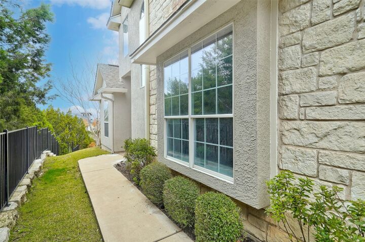 Property Photo:  101 Aria Ridge 901  TX 78738 