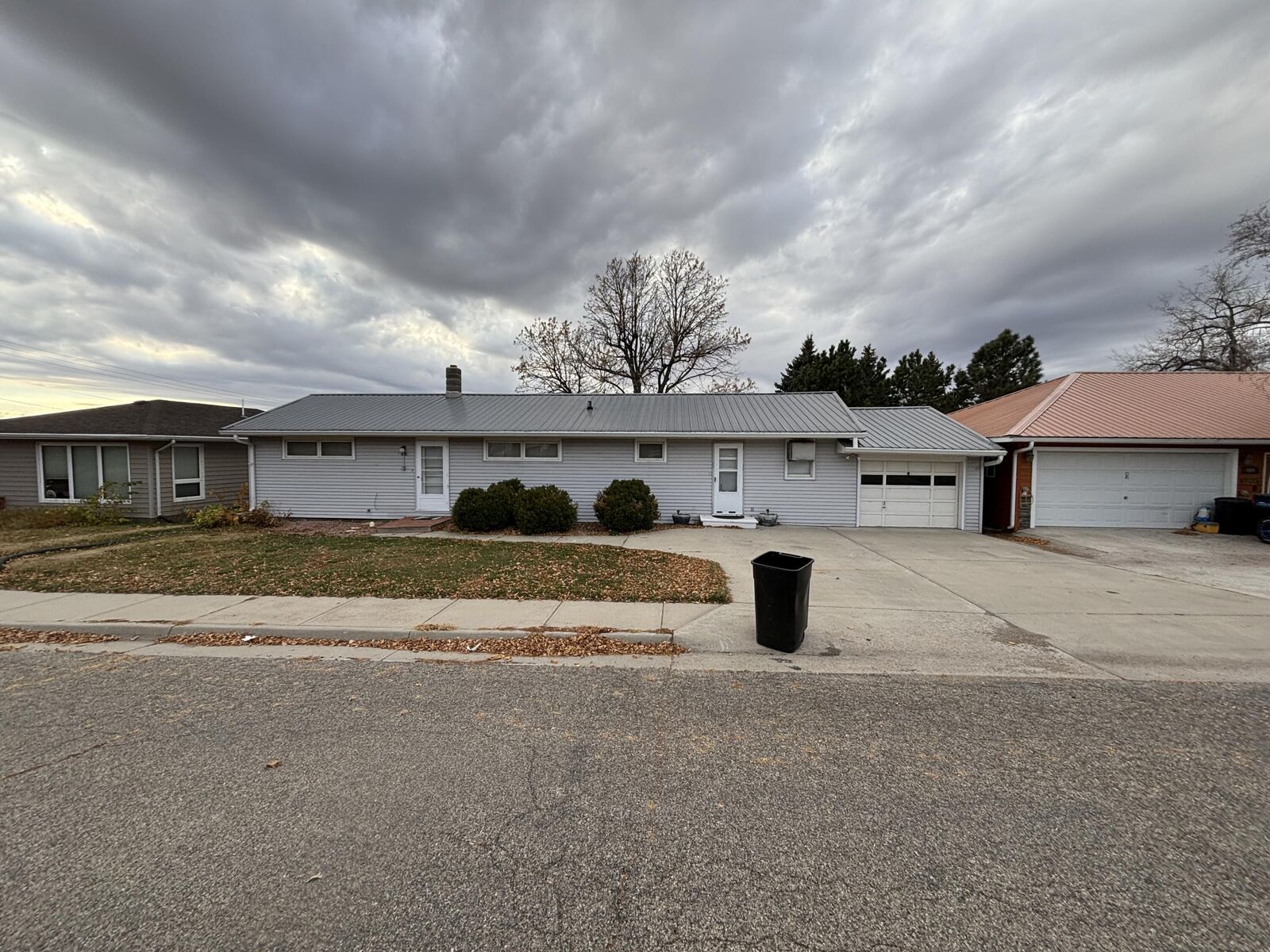 Property Photo:  406 11th St  SD 57437 