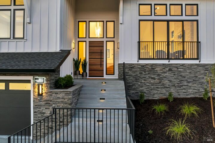 Property Photo:  2011 Long Leaf Court  CA 95403 
