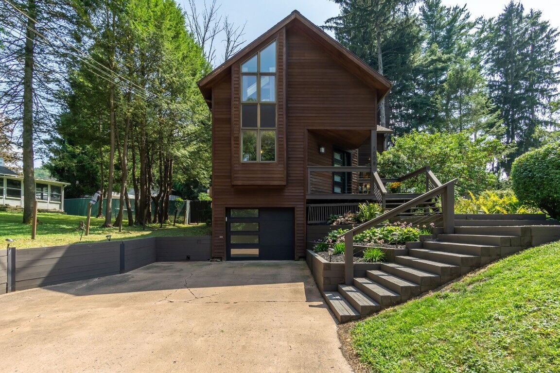 Property Photo:  1008 Vestal Avenue  NY 13903 