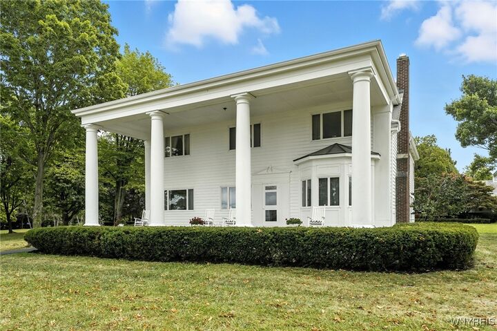 Property Photo:  4261 Lake Shore Road  NY 14075 