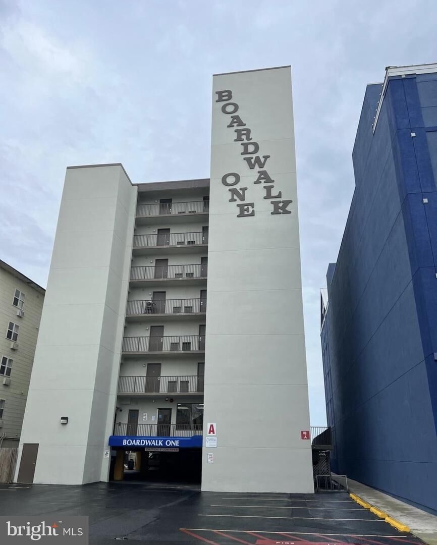 Property Photo:  107 N Atlantic Ave 206 (Week 34)  MD 21842