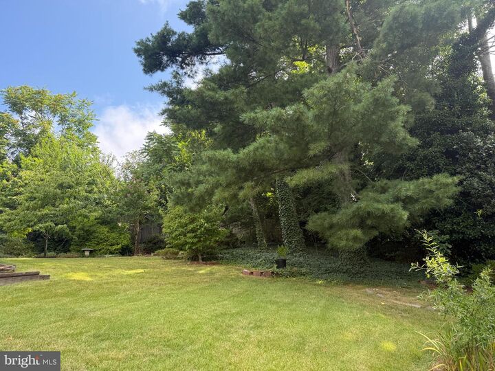 Property Photo:  2700 Bryan Place  VA 22302 