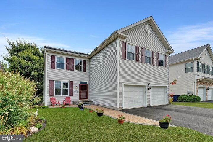 Property Photo:  22 Fountayne Lane  NJ 08648 