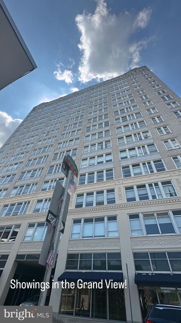 Property Photo:  1100 Vine Street 00 404  PA 19107 