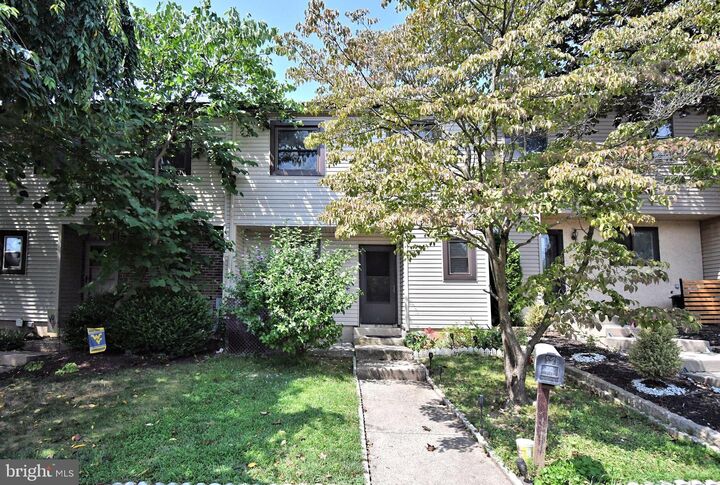 Property Photo: 151 Knox Court PA 18966