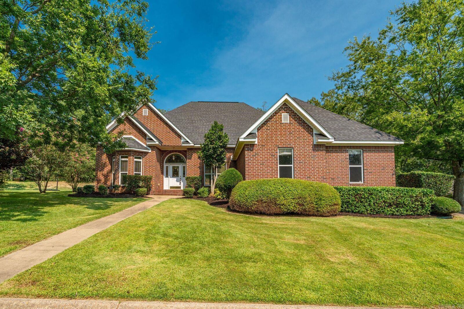 Property Photo:  123 Saratoga Street  AR 71901 