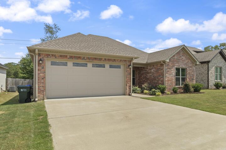 Property Photo:  1530 Cherry Bark Drive  AR 72034 