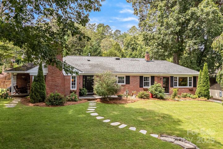 52 Shorewood Drive  Asheville NC 28804 photo