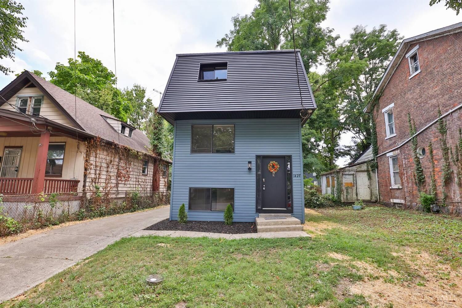 Property Photo: 1427 Regent Avenue OH 45237