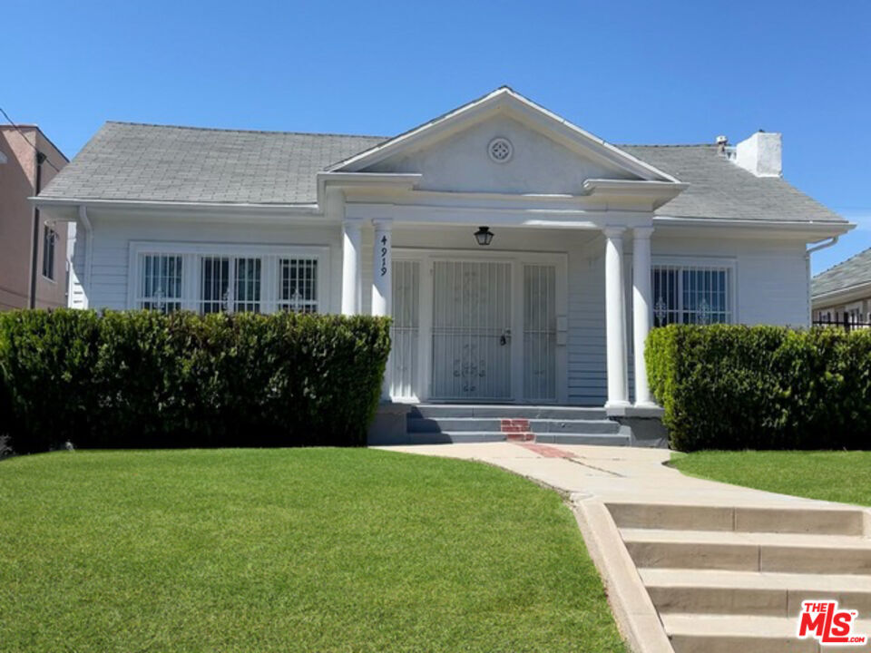 Property Photo: 4919 Elmwood Ave CA 90004