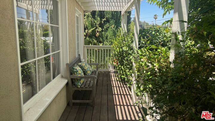 Property Photo:  5039 Rubio Ave  CA 91436 