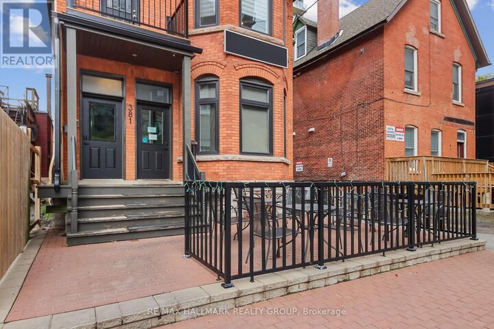 Property Photo: 381 Cooper Street 2 ON K2P 0G8