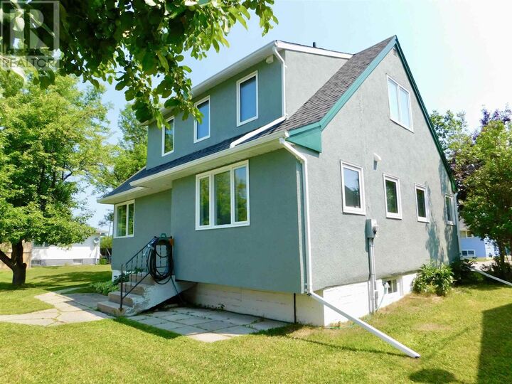 Property Photo:  100 Memorial Ave  ON P8N 2M2 