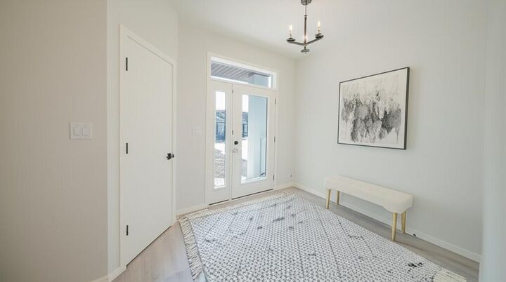 Property Photo: 99 Loggerhead Road MB R2P 0H3