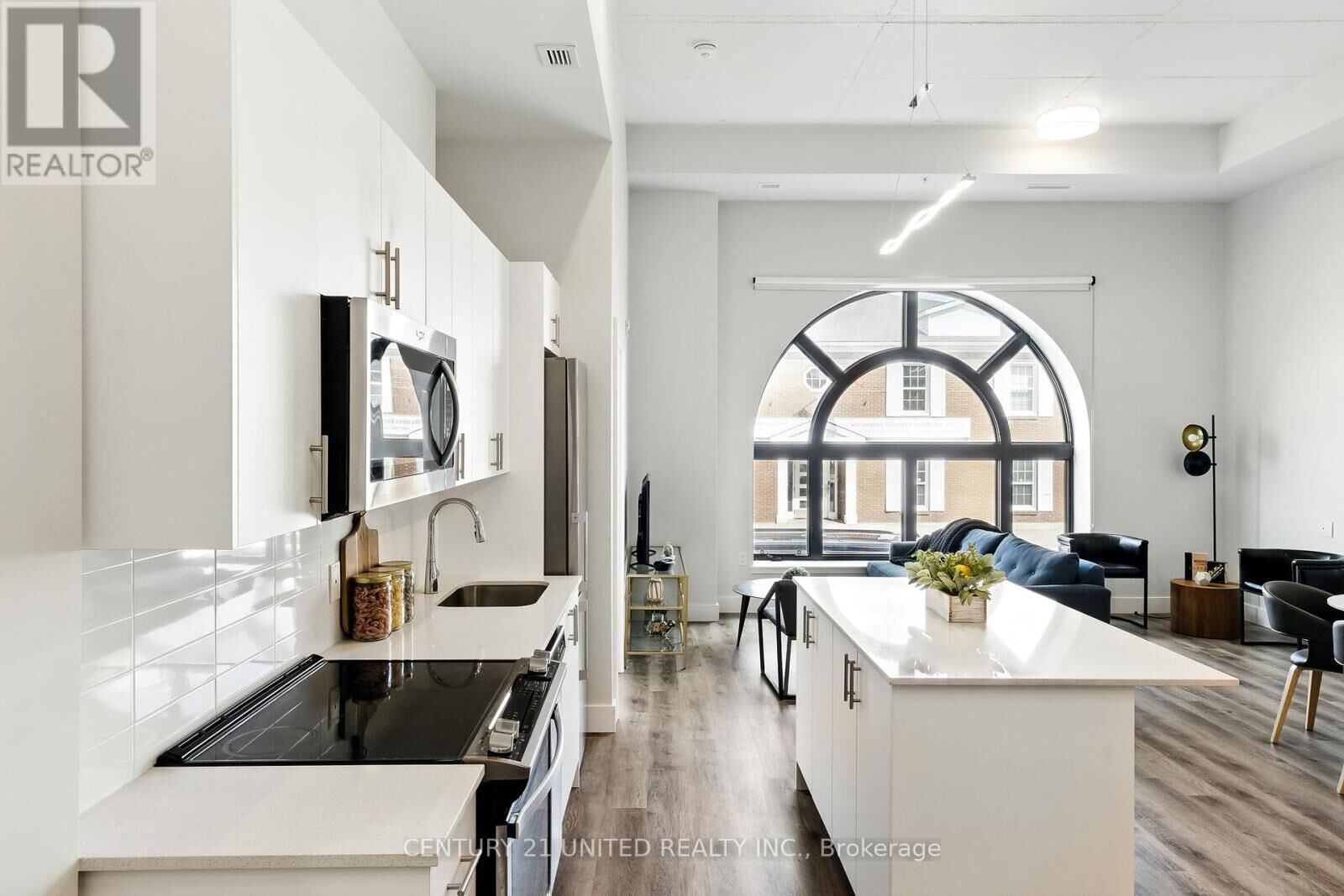 Property Photo:  475 George Street North 204  ON K9J 3G6 