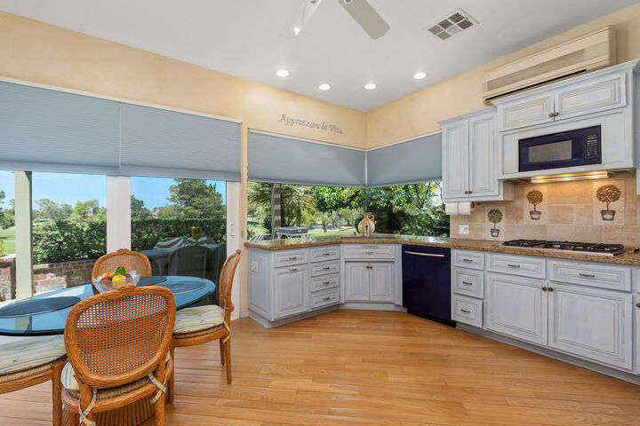 Property Photo:  32 Colonial Drive  CA 92270 