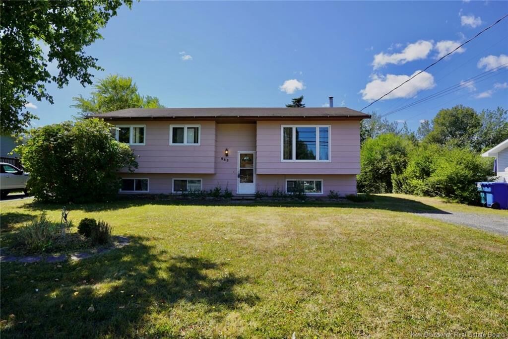 Property Photo:  988 Rue Principale  NB E8K 1H6 