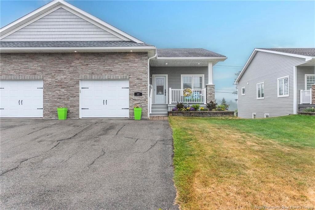 Photo de la propriété: 12 Hitachi Crescent NB E2M 0G4