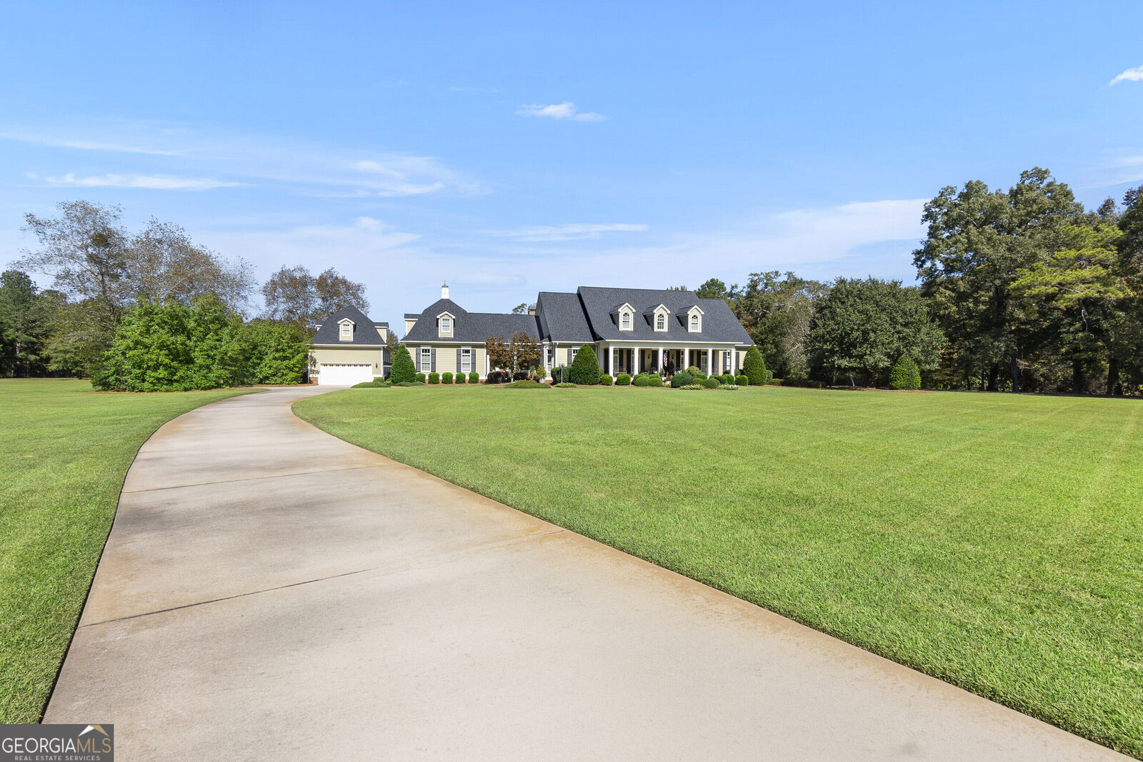 Property Photo:  1017 Chattahoochee Drive  GA 31005 