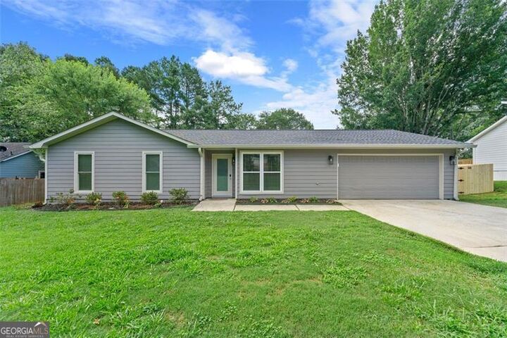 Property Photo: 21 Parkmont GA 30076