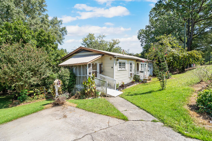 Property Photo:  215 Wilson Street  GA 30701 