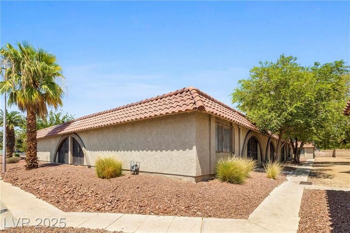 Property Photo:  833 Hedge Way 2  NV 89110 