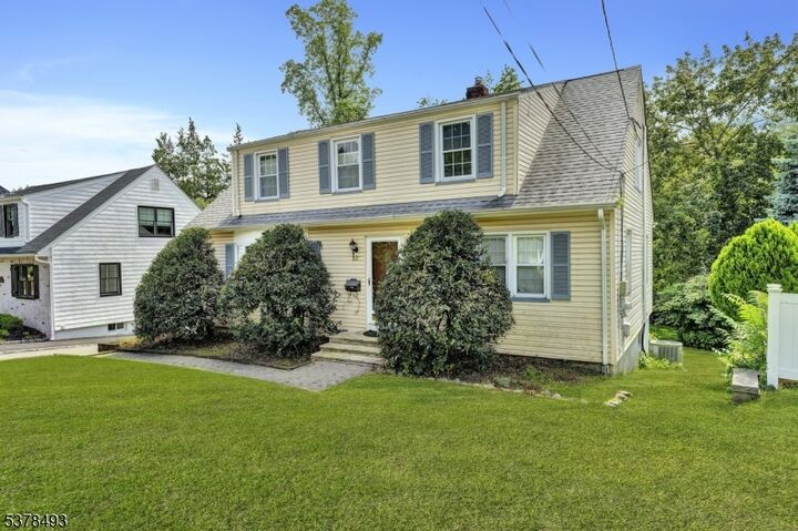 Property Photo:  20 Hatfield St  NJ 07006 