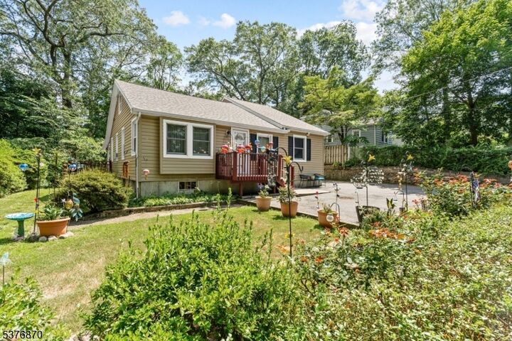 Property Photo:  12 Iroquois Trl  NJ 07834 