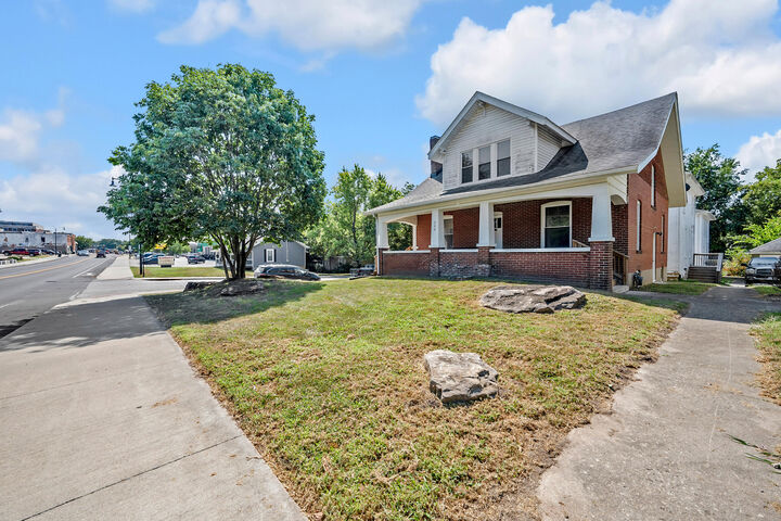 Property Photo:  200 W 4th Street  MO 65251 