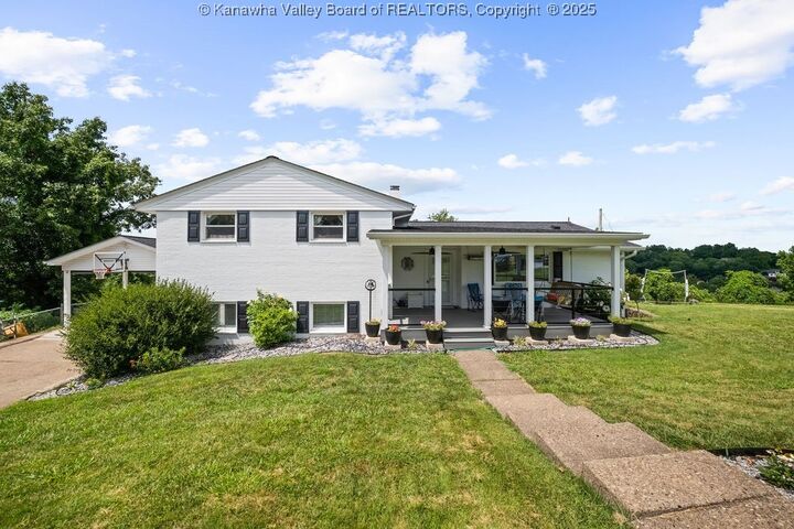 1520 Knob Road  Charleston WV 25314 photo