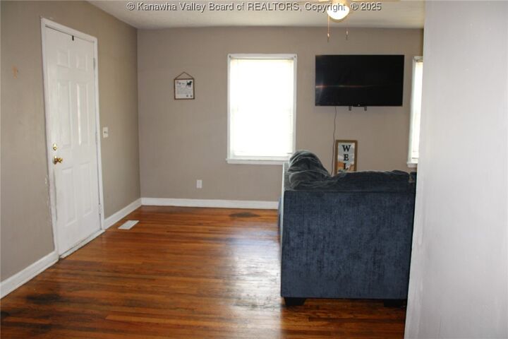 Property Photo: 9104 Maryland Avenue WV 25315
