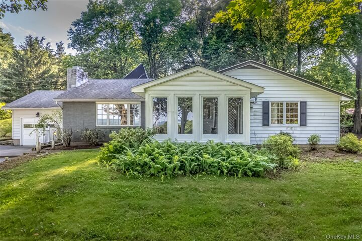 Property Photo:  6 Riverview  NY 12487 