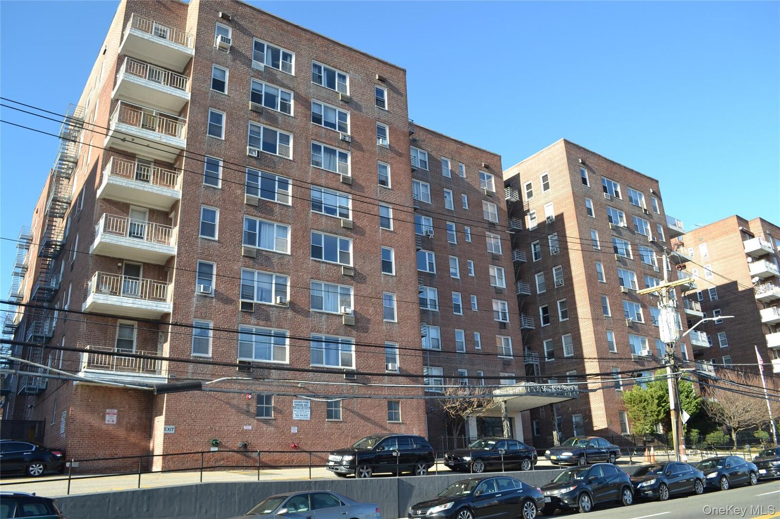 Property Photo:  355 Bronx River Road 3F  NY 10704 