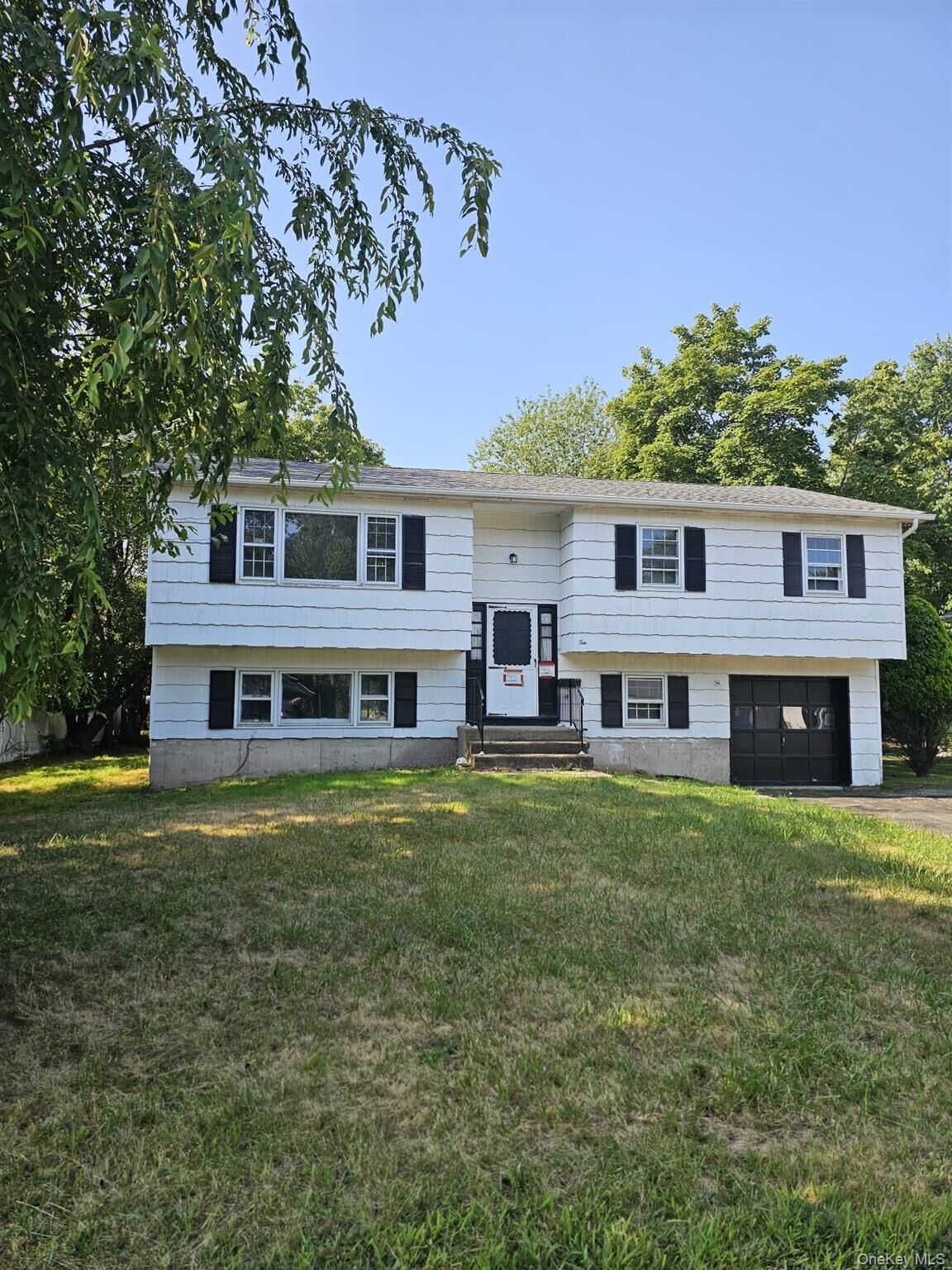 Property Photo:  10 Roman Acres Drive  NY 10923 