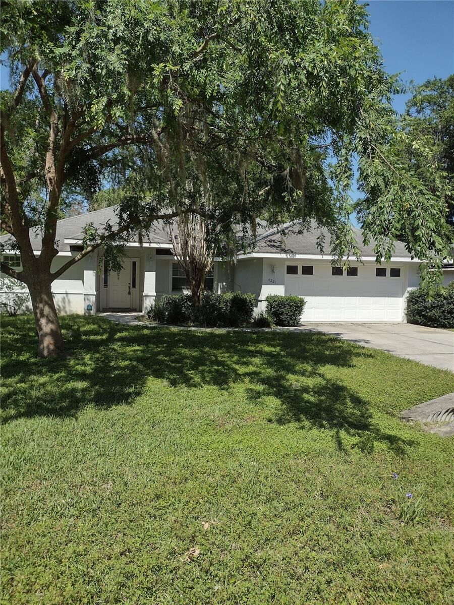 Property Photo: 4221 NE 32nd Circle FL 34479