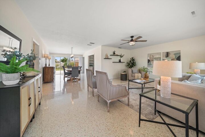Property Photo:  606 Palm Avenue  FL 33756