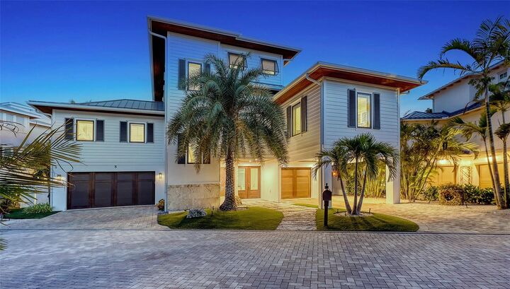 Property Photo:  5005 Gulf Of Mexico Drive 5  FL 34228 