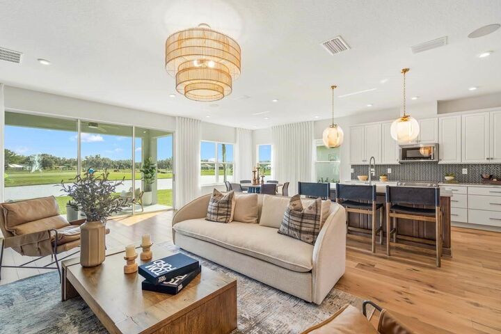 Property Photo: 8514 Arrow Creek Dr FL 34219