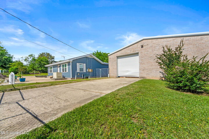 Property Photo:  2713 15th Avenue  MS 39501 