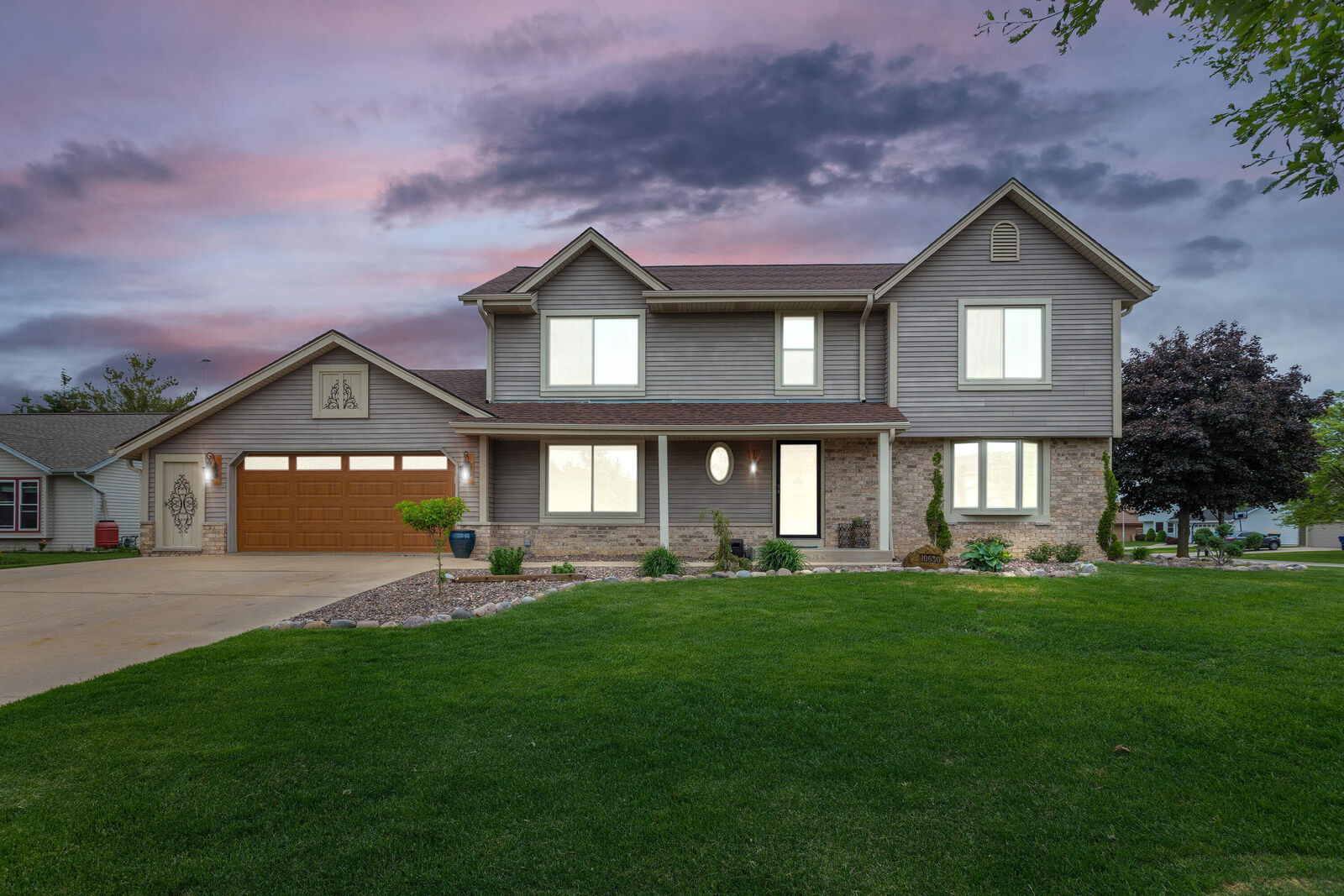 Property Photo:  10630 S Peggy Dr  WI 53154 