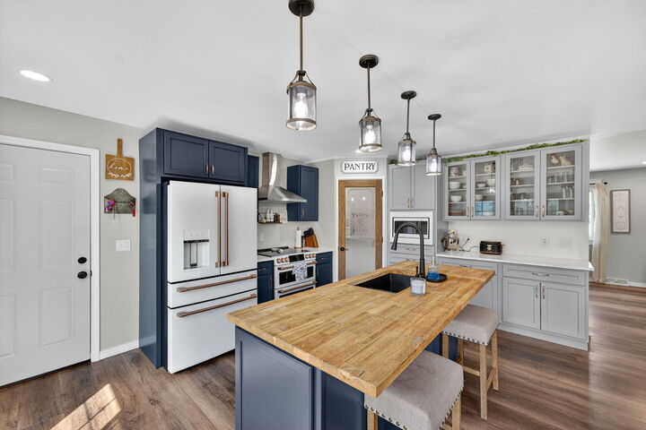 Property Photo:  6995 Eastwood Trl  WI 53090 