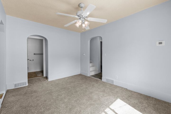 Property Photo:  712 Hiawatha St SE  ND 58701 