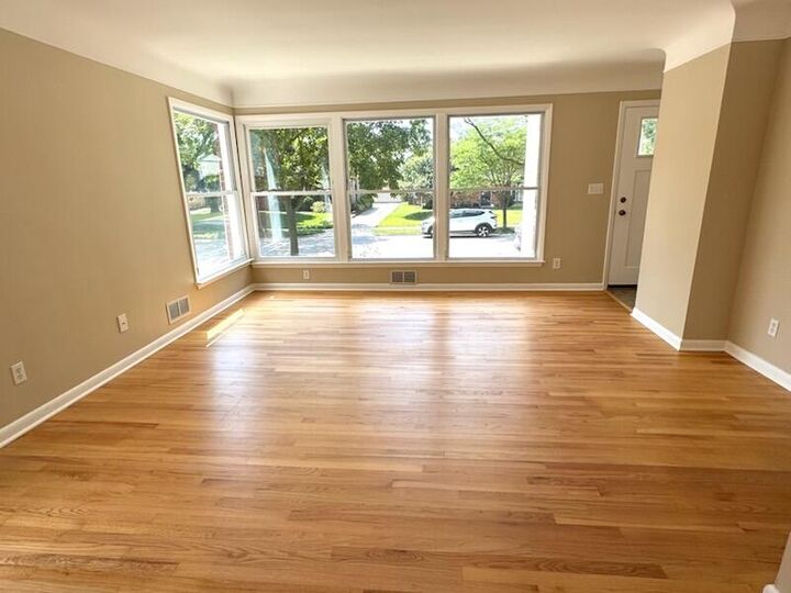 Property Photo:  1720 Avondale Avenue  MI 48103