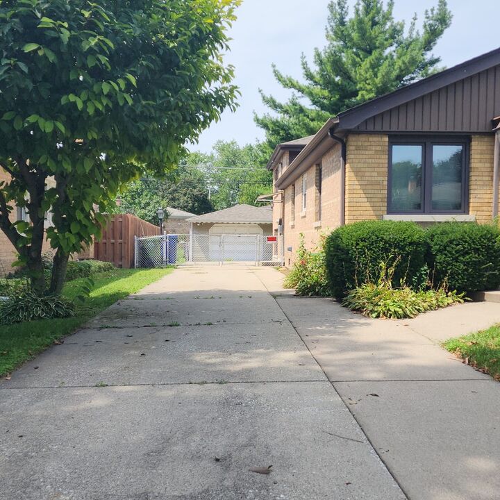 Property Photo:  9810 Warren Avenue  IL 60453 