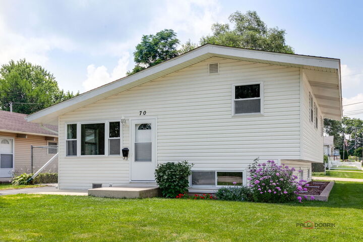 70 N Ridgemoor Avenue  Mundelein IL 60060 photo