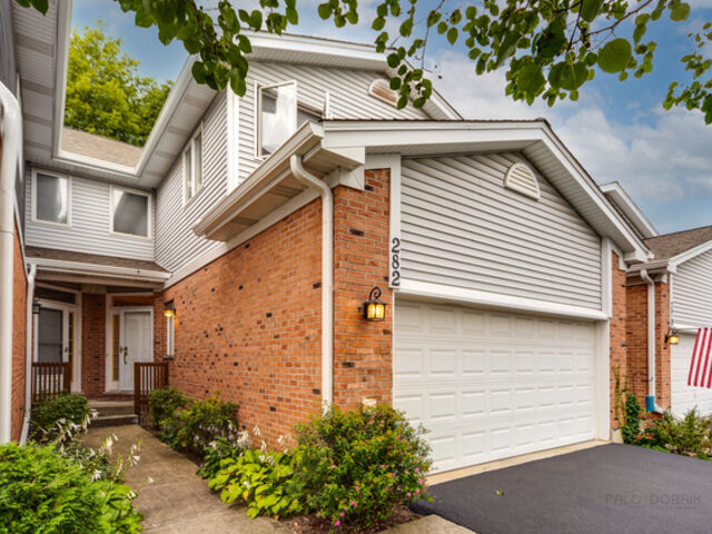 Property Photo:  282 Charlotte Court  IL 60013 